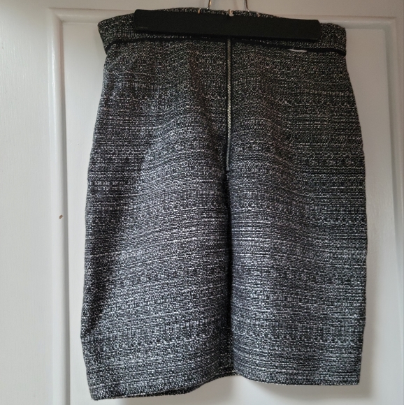 H&M Pencil Skirt - Picture 3 of 4